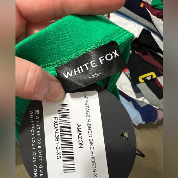 White Fox Boutique Volume 3 Tee Shirt & Biker Shorts - Picture 16 of 16